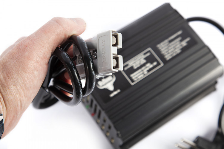 Зарядное устройство RuTrike для аккумуляторов 24V50A/H (10A) в Нижнем Новгороде