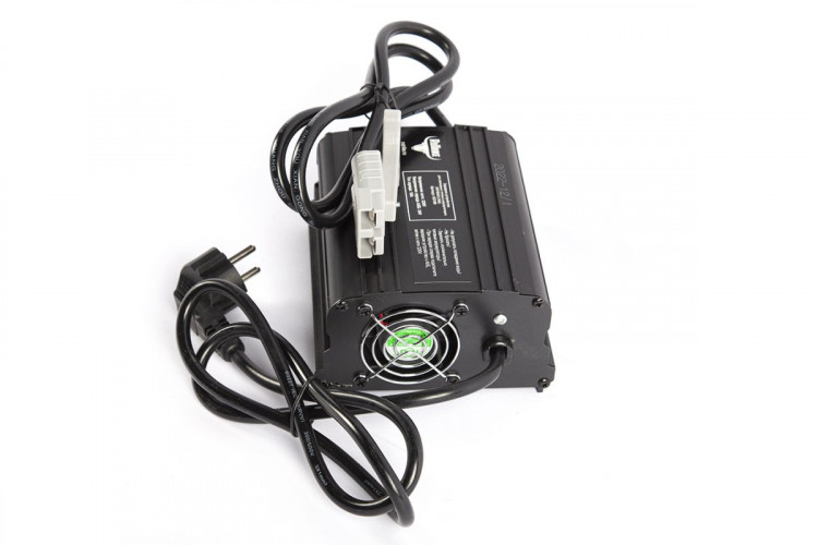 Зарядное устройство RuTrike для аккумуляторов 24V50A/H (10A) в Нижнем Новгороде